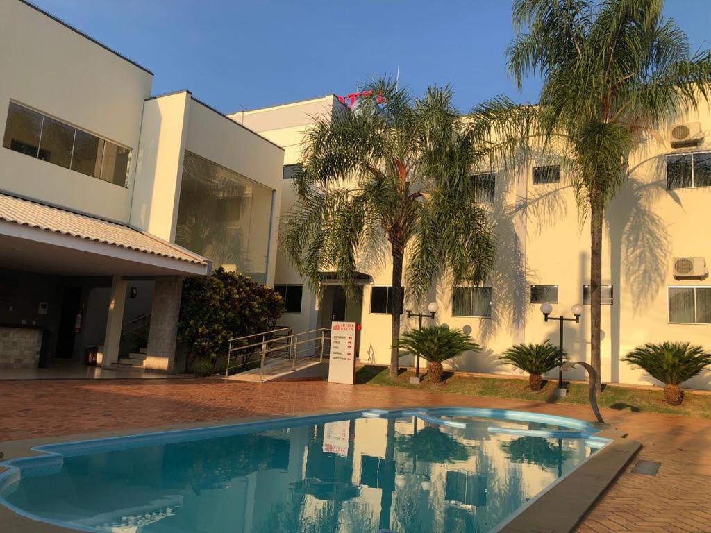 Hotel Baeza Goiatuba Exteriör bild